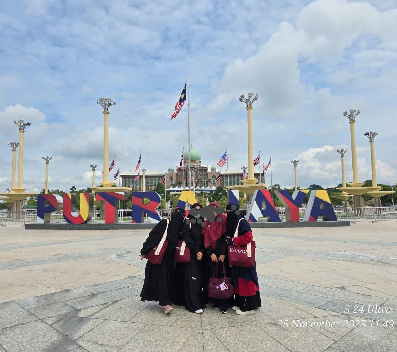 Dokumentasi Perjalanan, Komunitas & Aktivitas Akabe Akabe