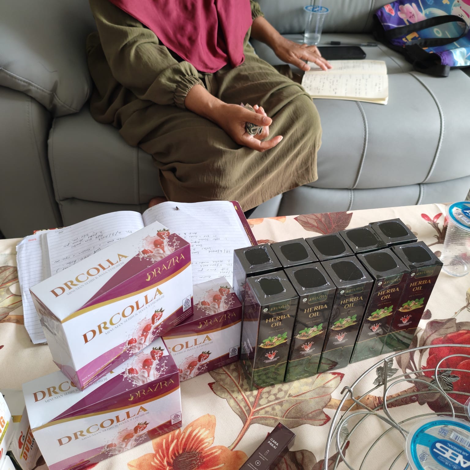 Aktivitas produk DRAZRA bersama Akabe